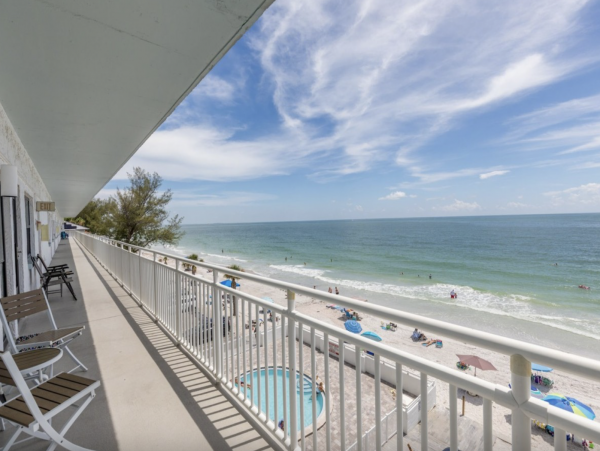 Perfect Beachfront view in Treasure Island